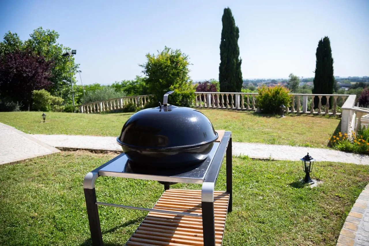 Villa Rolls - Porzione Di Villa Con Piscina,Giardino E Parcheggi Riccione 0*,