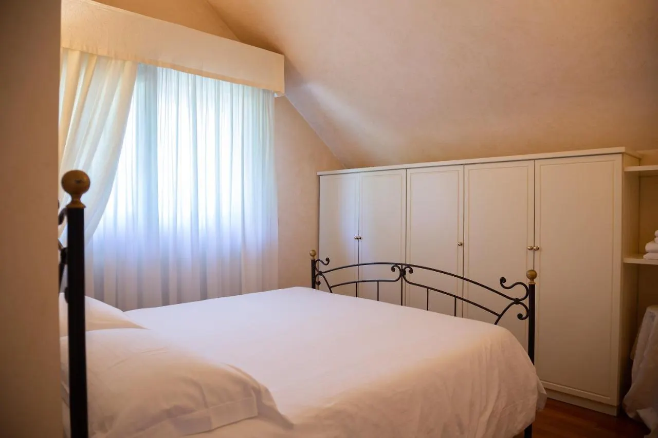 Villa Rolls - Porzione Di Villa Con Piscina,Giardino E Parcheggi Riccione 0*,  Italie