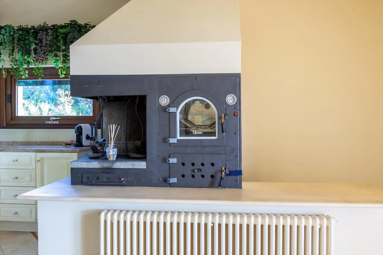 Villa Rolls - Porzione Di Villa Con Piscina,Giardino E Parcheggi Riccione