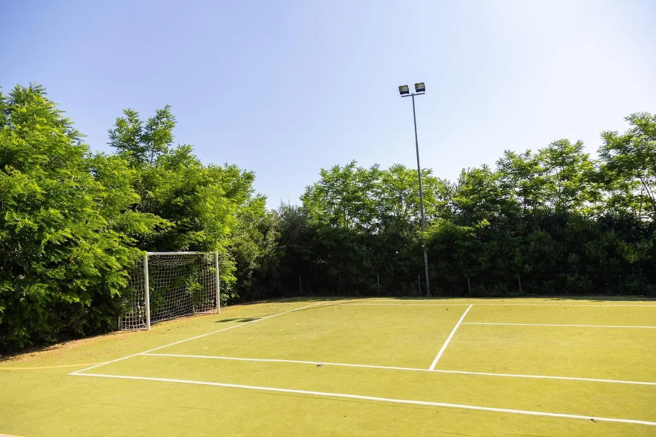 Villa Rolls - Porzione Di Villa Con Piscina,Giardino E Parcheggi Riccione