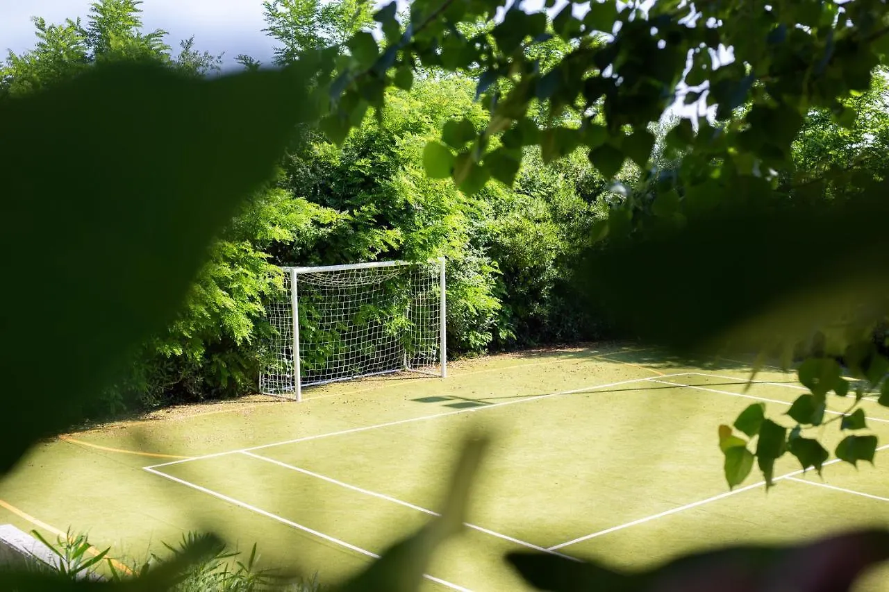 Villa Rolls - Porzione Di Villa Con Piscina,Giardino E Parcheggi Riccione